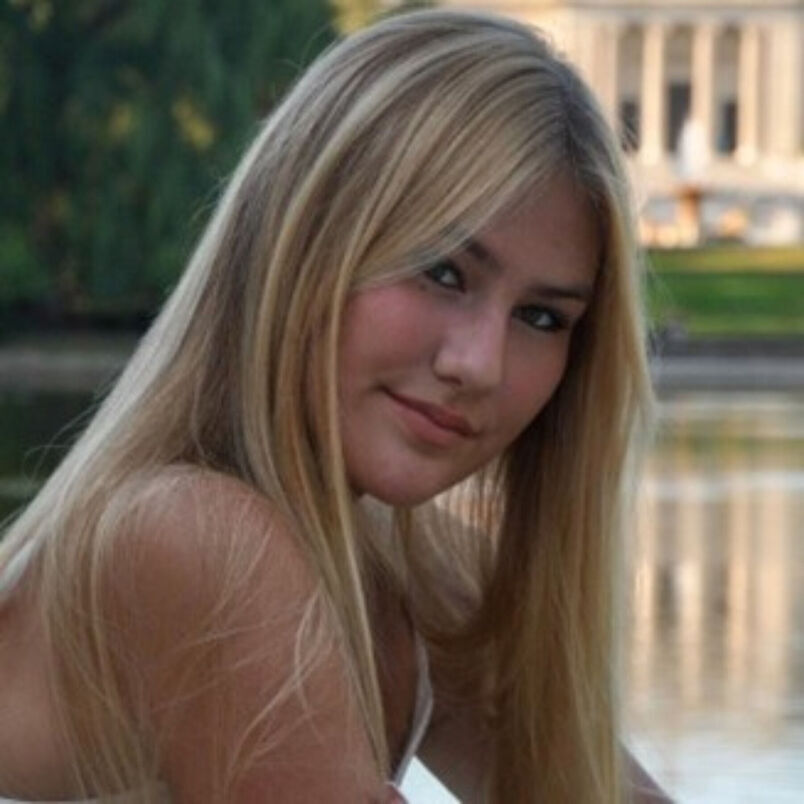 Photo of Elisa Flynn